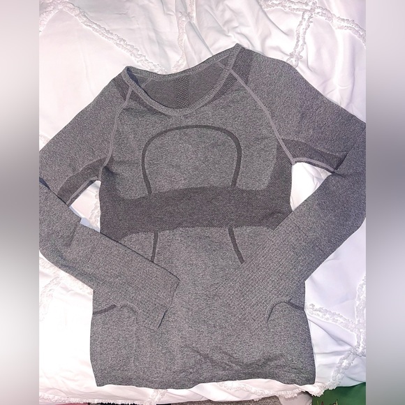 Lululemon Long Sleeve Swiftly Top Size 6 in Heathered Grey - Picture 1 of 4